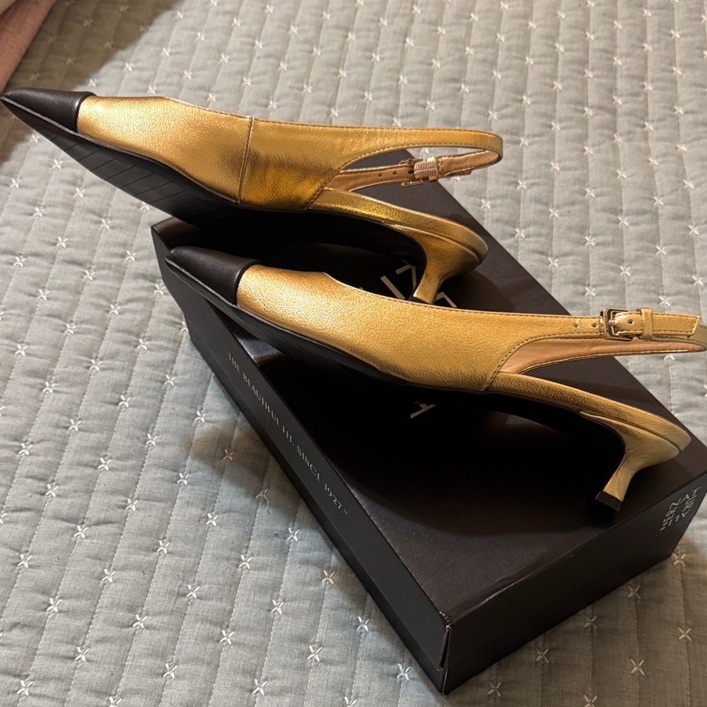 Naturalizer Gold and Black Slingback Heels - Picture 2 of 3